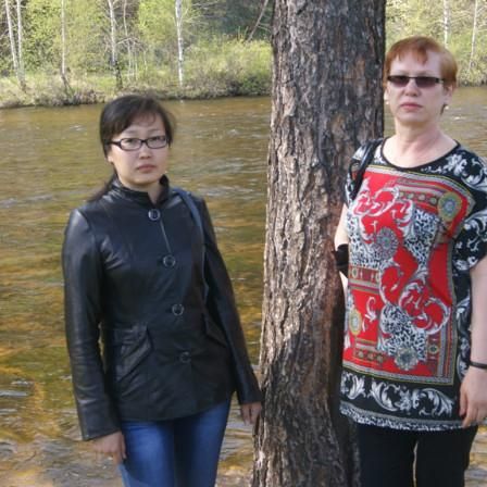 Наши корреспонденты: Арюна Ванчикова (слева) и Тамара Савельева (справа)